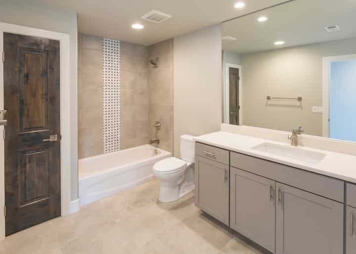 Local bathroom remodel Lancaster, CA